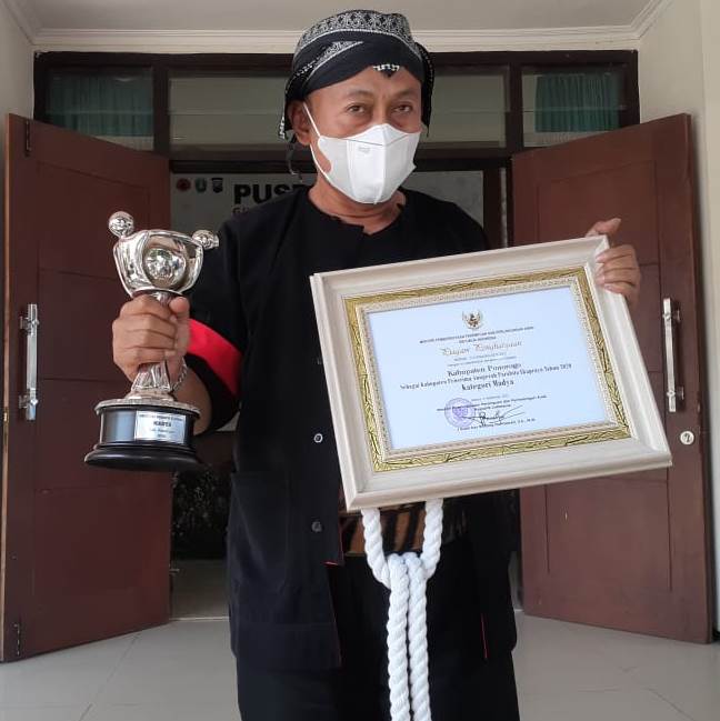 Bupati Ponorogo Sugiri Sancoko raih penghargaan Anugerah Parahita Ekapraya, Rabu (13/10/2021) 