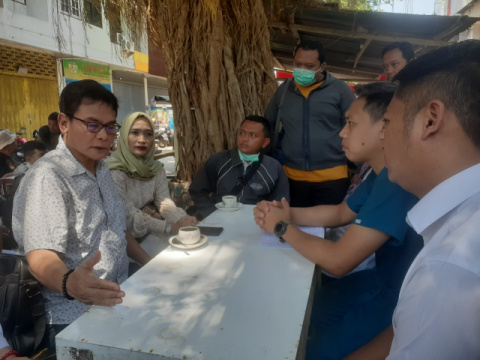 Johan Budi ,SP Anggota DPR RI dari FPDI Perjuangan saat bertemu Paguyuban Tenaga BLUD Ponorogo   Senin ( 12/09/2022) 