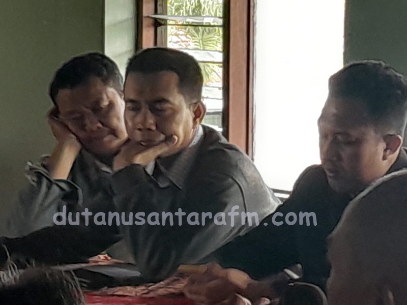 Wildan Agus Setiawan  dan Samsul Fathoni adalah Tim  Independen Dari Institut Agama Islam Sunam Giri (Insuri) Ponorogo  dalam rekruitmen perangkat Desa Jimbe, Senin (28/12/2022)
