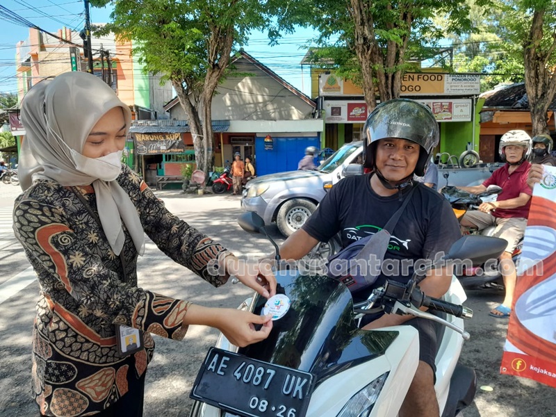 Endro Wijayanto, tak keberatan kendaraan ditempeli stiker anti korupsi , Jumat ( 09/12/2022)