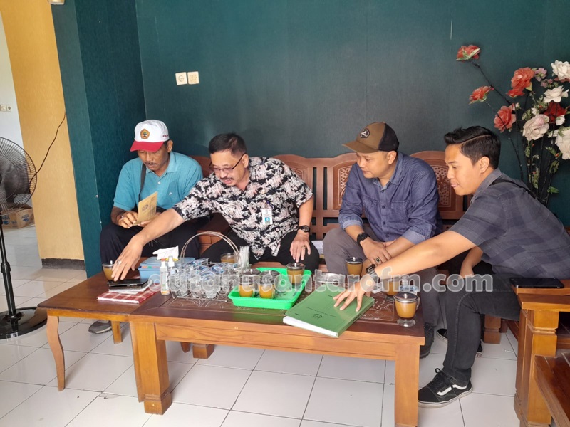 Kejaksaan Negeri Ponorogo  bertemu dengan Camat Sawoo Bambang Windu dan Kades Sawoo Saryono, Jumat ( 13/01/2023)  