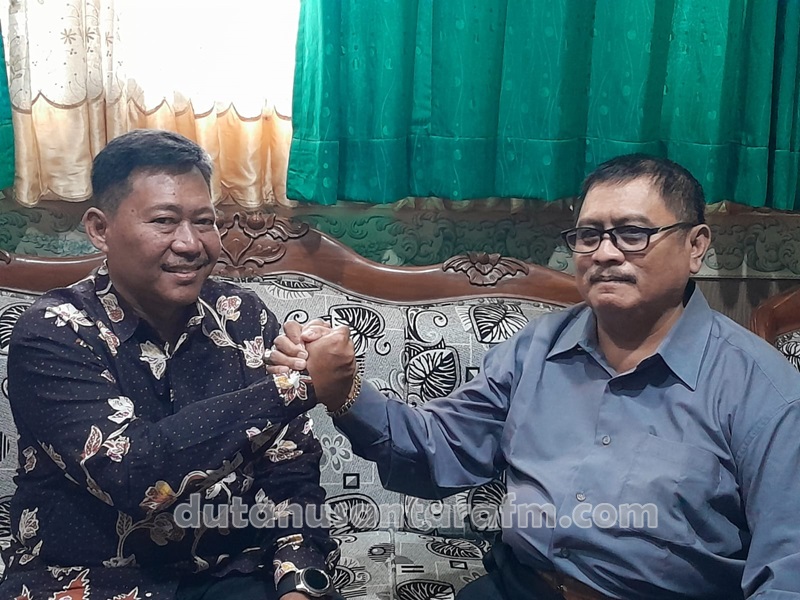 Muh. Yani koordinator LSM 45 saat menemuai wakil Ketua DPRd Dwi Agus Prayitno menyampaikan penolakan rencana utang  100 M Pemkab Ponorogo, kamis ( 05/01/2023) 