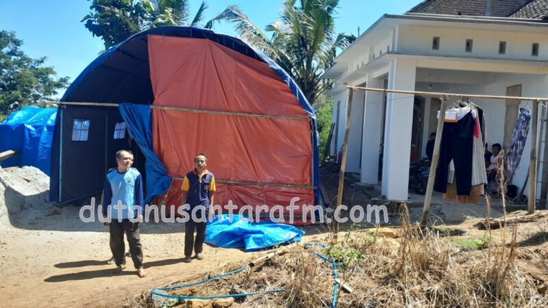 Warga terdampak tanah retak Dusun Nguncup Desa Bekiring telah dibuatkan tenda pengungsian sejak Jumat ( 12/05/2023) kemarin 