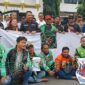 Aliansi Masyarakat Ponorogo tolak one way  bersama para ojek online gelar aksi unjuk rasa ke depan Kantor  DPRD dan depan Kantor Bupati, Rabu (24/04/2024) 