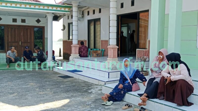 Puluhan Saksi Untuk Tersangka ke 3  Kades Sawoo Berinisial Srn  dimintai keerangan penyidik Kejari Ponorogo, Rabu ( 29/05/2024)  